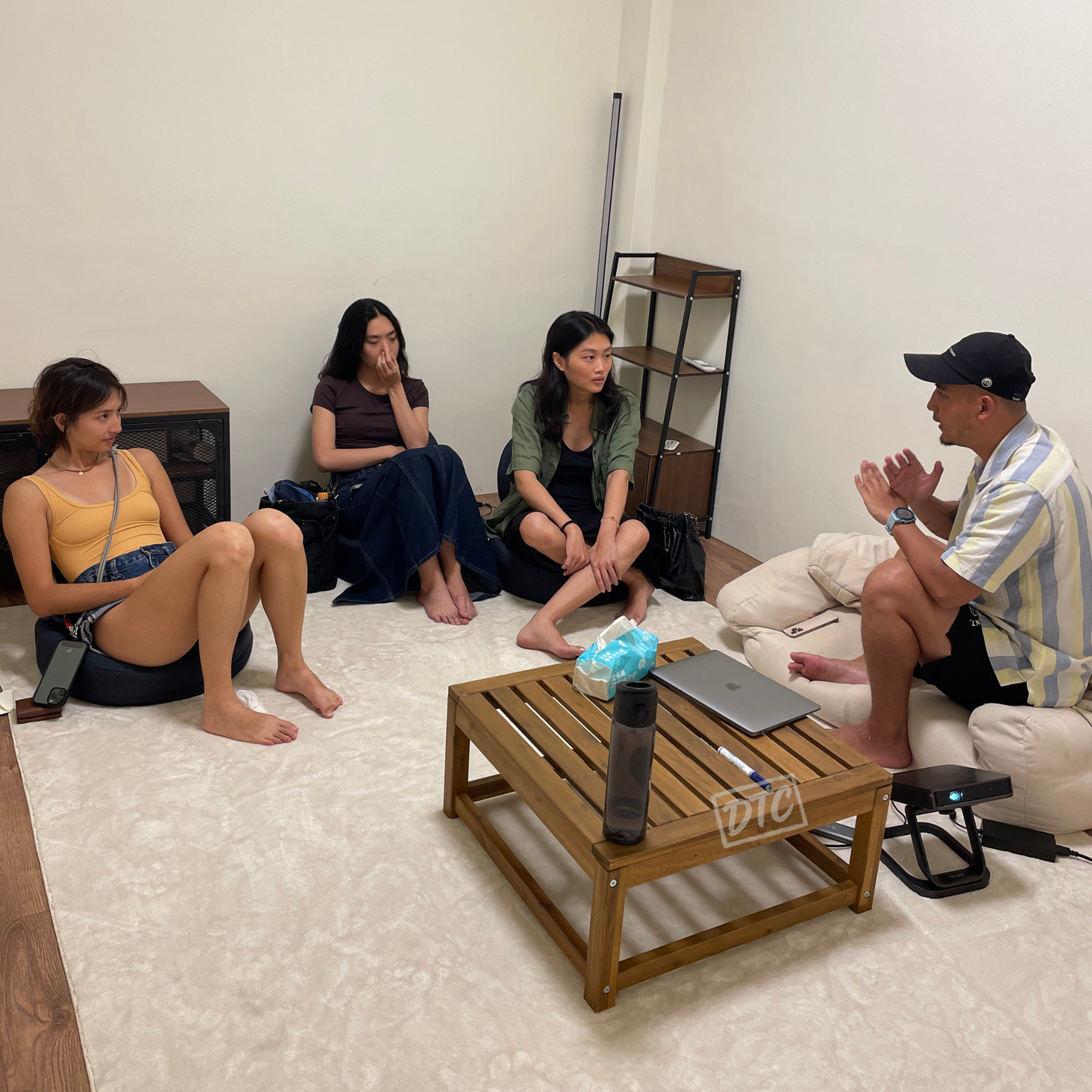 夢行俱樂部|小教室空間租借|冥想 / 家教 / 小型教學